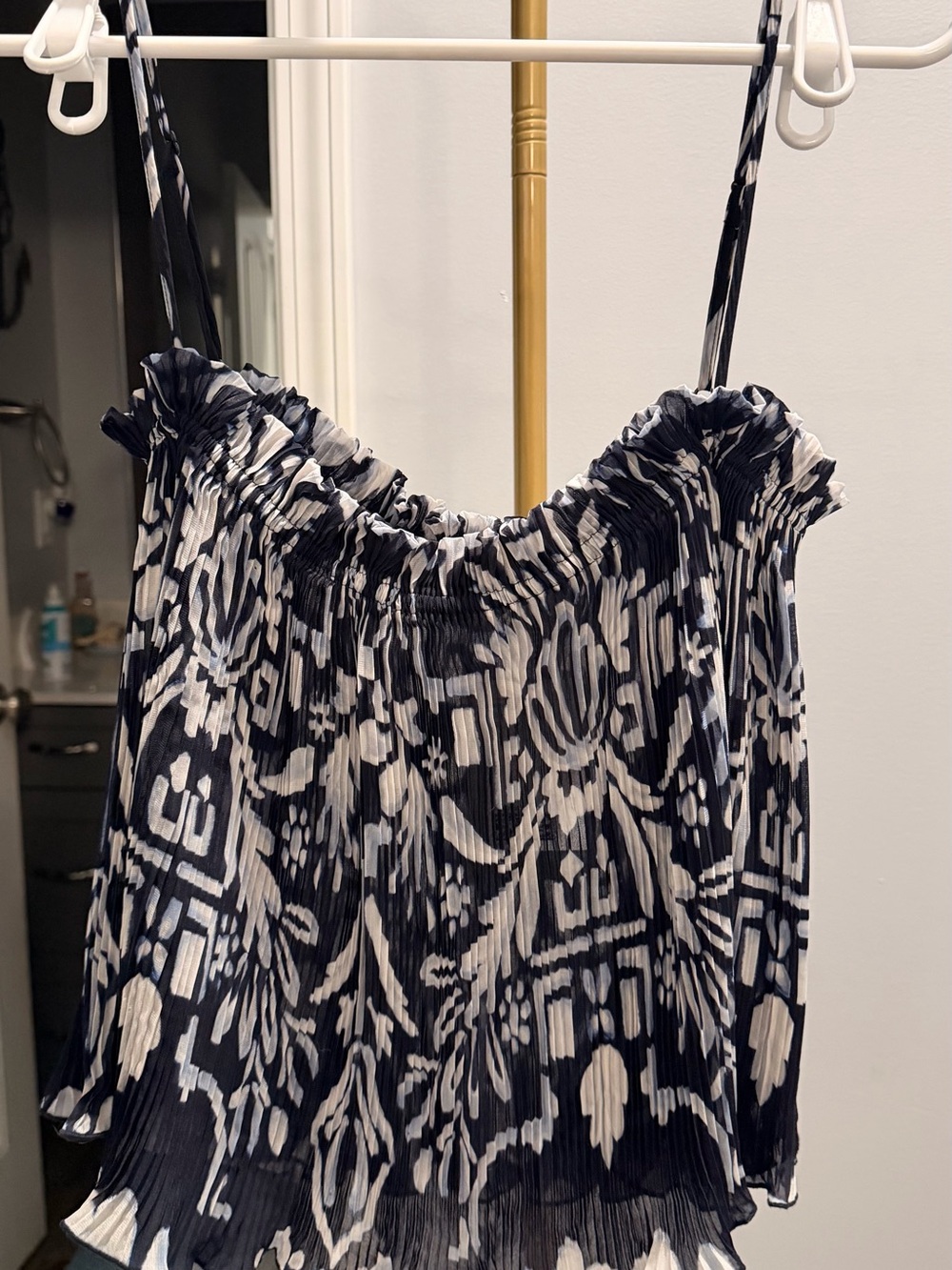 H&M Black and White Pleated Smocked Cami